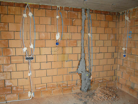 Rohbau Stromleitungen